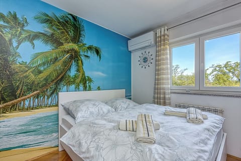 2 bedrooms, iron/ironing board, free WiFi, bed sheets