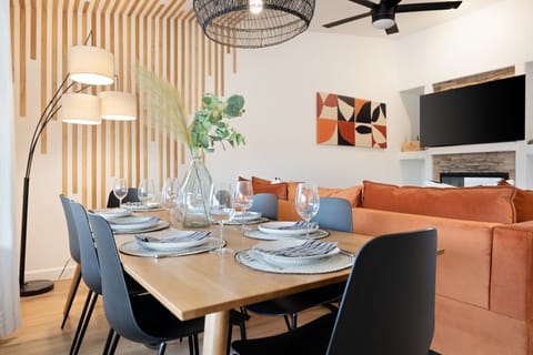 House, 4 Bedrooms | Dining