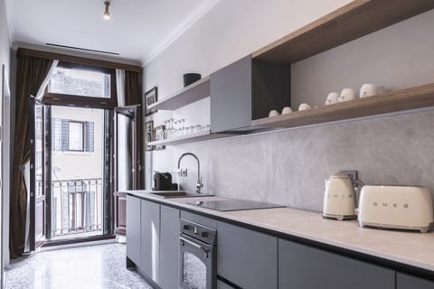 Family Apartment | Private kitchen | Fridge, microwave, dishwasher, espresso maker