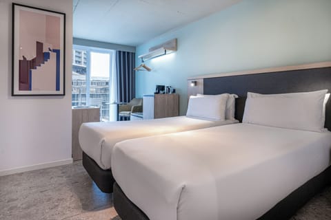 Standard Twin Room | Minibar, free WiFi, bed sheets