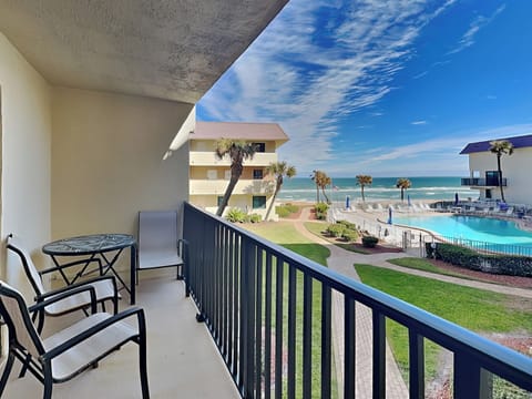 Condo, 1 King Bed with Sofa bed, Balcony, Ocean View | Outdoor dining