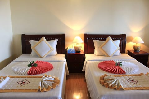 Deluxe Room, Sea View (Hillside) | 1 bedroom, premium bedding, minibar, in-room safe