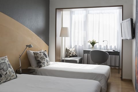 Comfort Room | In-room safe, desk, free WiFi, bed sheets