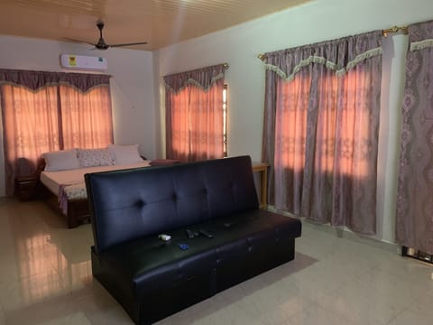 Superior Single Room | Iron/ironing board, free WiFi, bed sheets