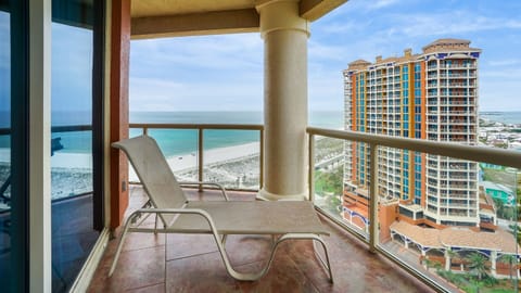 Deluxe 3 Bedrooms 3.5 Bath Condo, Waterview | Balcony view