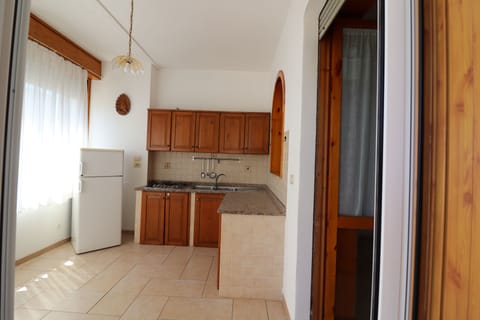 House, 2 Bedrooms, Balcony, City View | Private kitchen