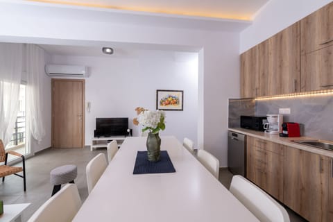 City Apartment, Non Smoking | Living area | 45-inch Smart TV with satellite channels, TV