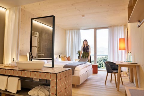 Comfort Double Room | Hypo-allergenic bedding, down comforters, minibar, in-room safe