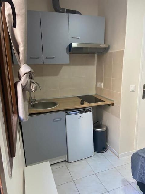 Double Room with Kitchenette | Private kitchen | Electric kettle