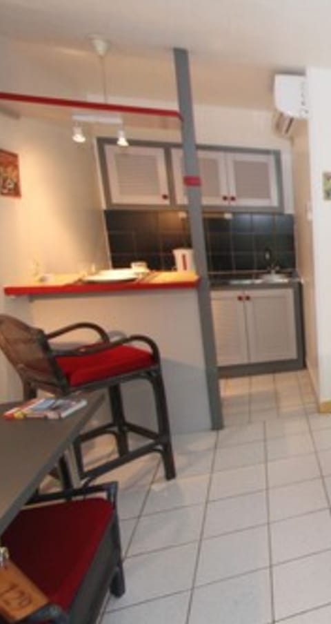 Studio, 1 Double Bed, Kitchenette | Private kitchen | Fridge, microwave, highchair