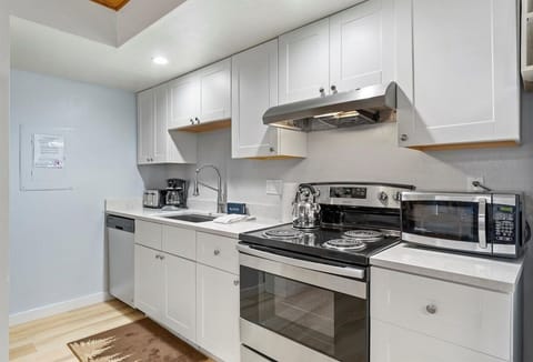 Condo, 3 Bedrooms | Private kitchen | Fridge, coffee/tea maker, toaster