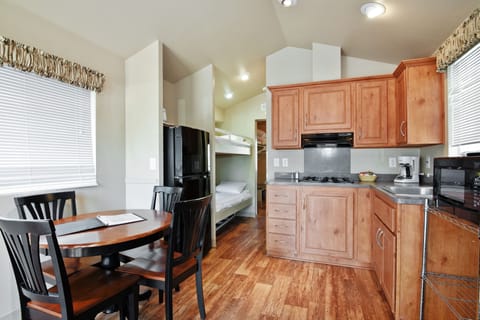 Cabin, Kitchenette (No Pets, Linens not included) | Shared kitchen | Fridge, microwave, coffee/tea maker, toaster