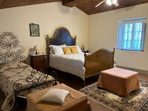 3 bedrooms, premium bedding, down comforters, in-room safe