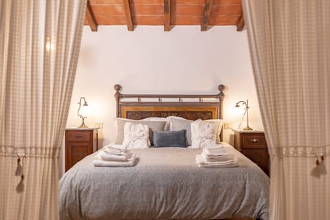 Traditional Apartment | In-room safe, free WiFi