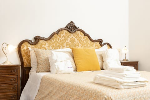 Traditional Apartment | In-room safe, free WiFi