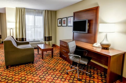 Suite, 2 Queen Beds, Non Smoking | Living area | 32-inch flat-screen TV with cable channels, TV