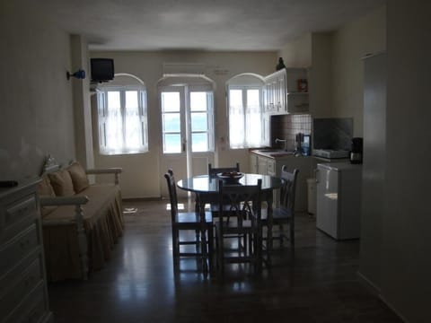 Apartment Caldera View Share Jetted Tub | Living area | 30-inch flat-screen TV with digital channels, TV