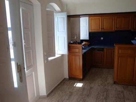 Suite Caldera View Private Jetted Tub | Private kitchen | Mini-fridge, espresso maker, coffee/tea maker, electric kettle