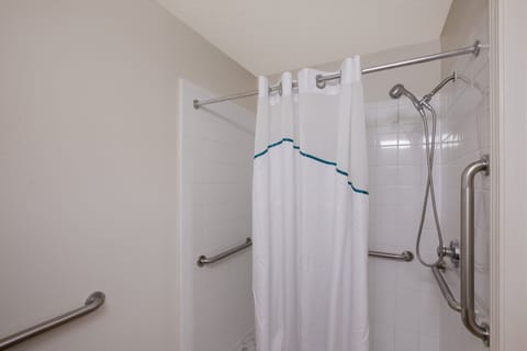 Studio, 1 Queen Bed, Accessible, Non Smoking | Bathroom | Combined shower/tub, free toiletries, towels, soap