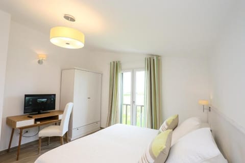 Deluxe Double Room | Individually decorated, individually furnished, desk, blackout drapes