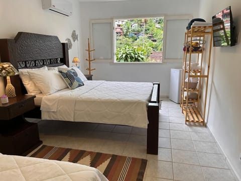 Family Studio Suite | Minibar, free WiFi, bed sheets