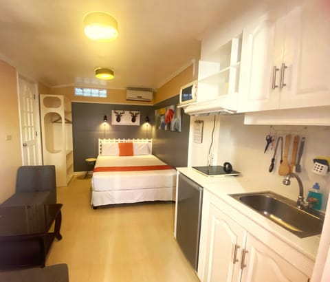 Standard Studio | Individually decorated, free WiFi, bed sheets