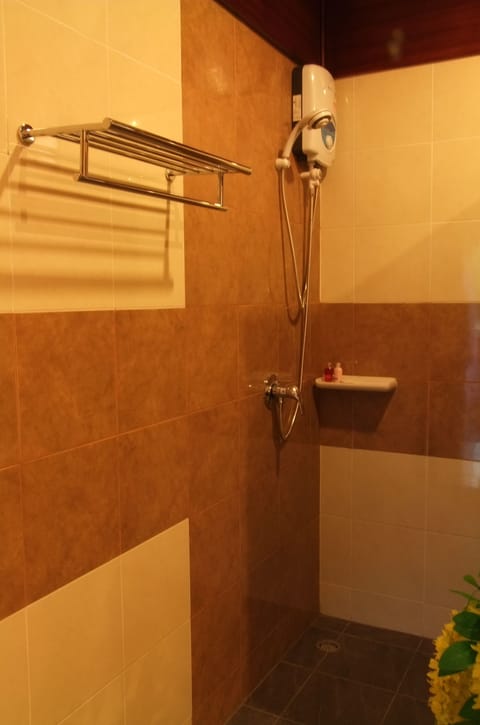 Apartment, 1 Bedroom | Bathroom shower