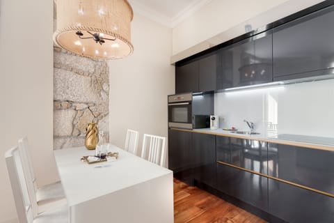 City Apartment | Private kitchen | Mini-fridge, oven, stovetop, espresso maker