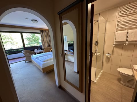 Classic Double Room | In-room safe, desk, blackout drapes, free WiFi