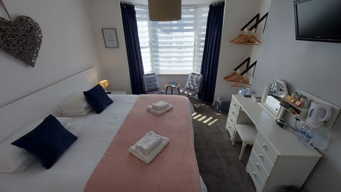 Deluxe Double or Twin Room | Bed sheets