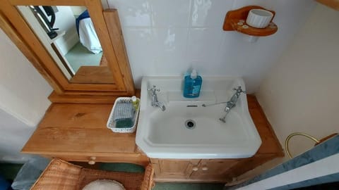 Standard Double Room (Room 2) | Bed sheets