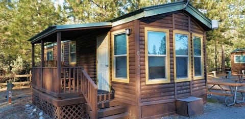 Log Cabin | WiFi, bed sheets