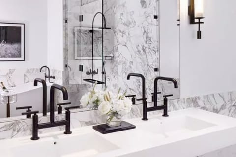 Separate tub and shower, deep soaking tub, rainfall showerhead