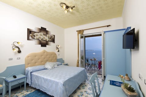 Superior Double Room, Sea View | In-room safe, desk, free WiFi, bed sheets