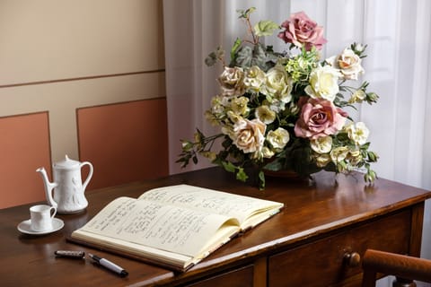 Minibar, in-room safe, desk, iron/ironing board