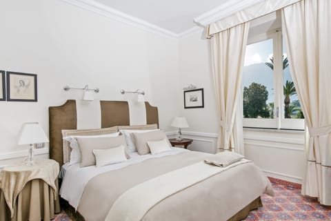 Deluxe Room | 1 bedroom, hypo-allergenic bedding, minibar, in-room safe