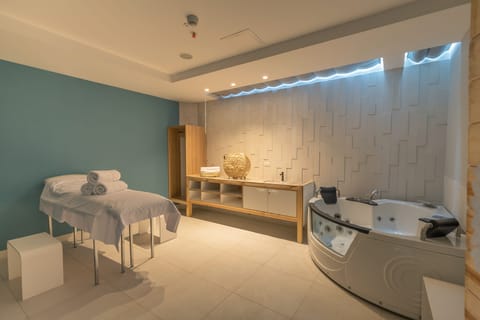 Sauna, spa tub, steam room, massages