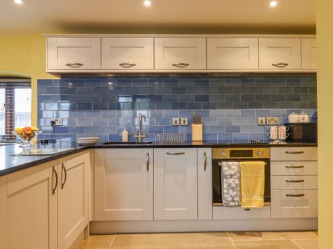 Fridge, dishwasher, electric kettle, toaster