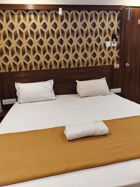 Standard Double Room | Soundproofing, free WiFi, bed sheets