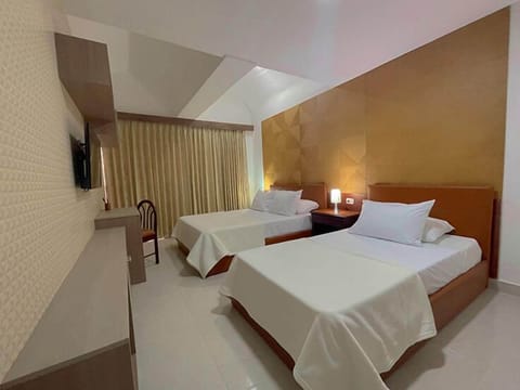 Standard Triple Room | Minibar, free WiFi, bed sheets