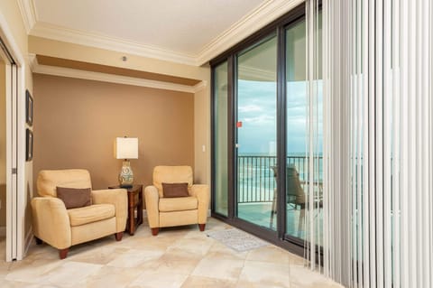 Condo, 3 Bedrooms | Interior