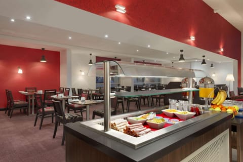 Daily buffet breakfast (GBP 11 per person)