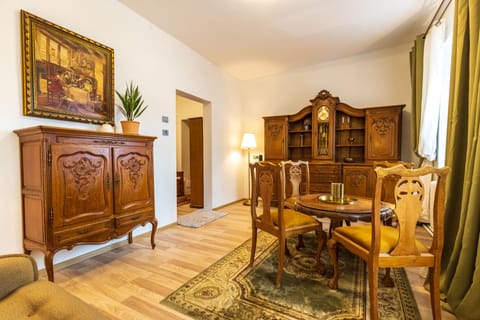 Romantic Apartment | Living area