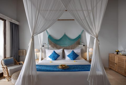 Suite, Ocean View (with Daily Afternoon Tea) | Premium bedding, down comforters, pillowtop beds, minibar