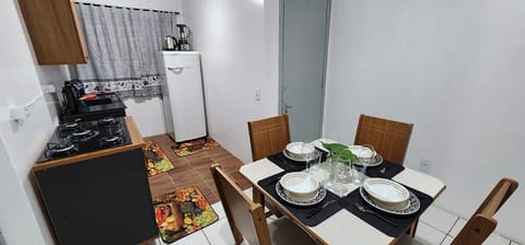 Comfort Apartment | Dining