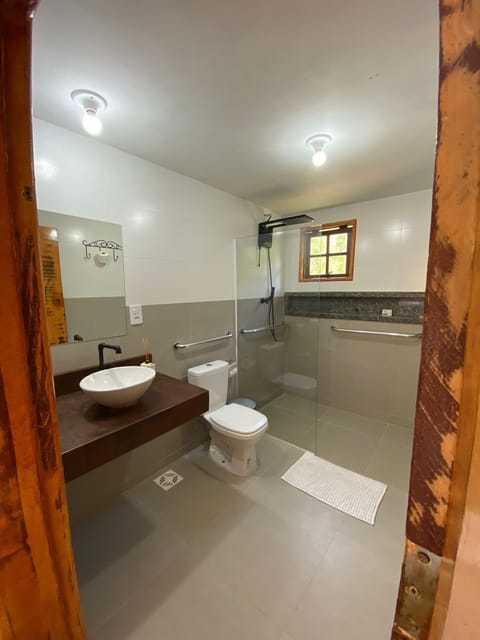 Comfort Quadruple Room | Bathroom | Shower, rainfall showerhead, towels, toilet paper