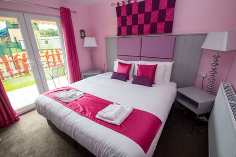 Double or Twin Room | Desk, free cribs/infant beds, free WiFi, bed sheets