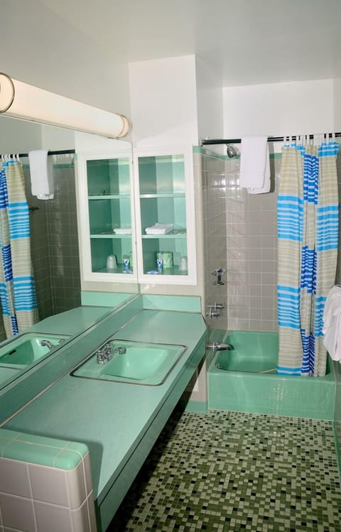 Classic Room, 2 Queen Beds | Bathroom | Shower, rainfall showerhead, free toiletries, hair dryer