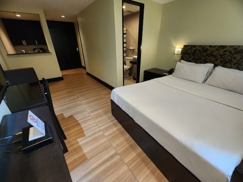 Deluxe Double Room | Free WiFi, bed sheets