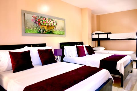 Standard Quadruple Room | Free WiFi, bed sheets